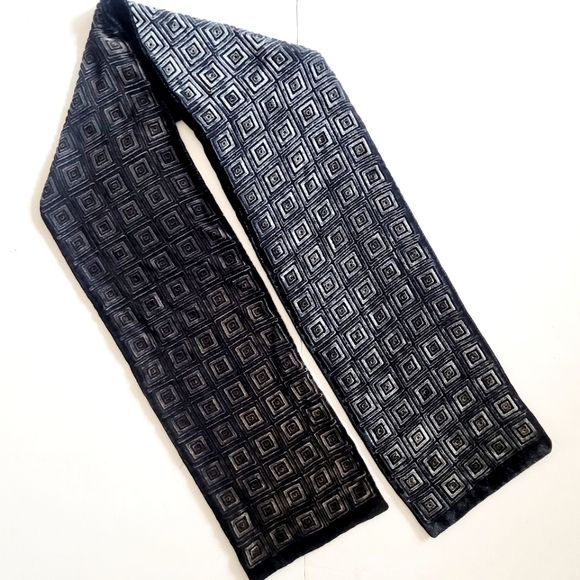 Black w/Grey Velvet Scarf - Picture 3 of 12